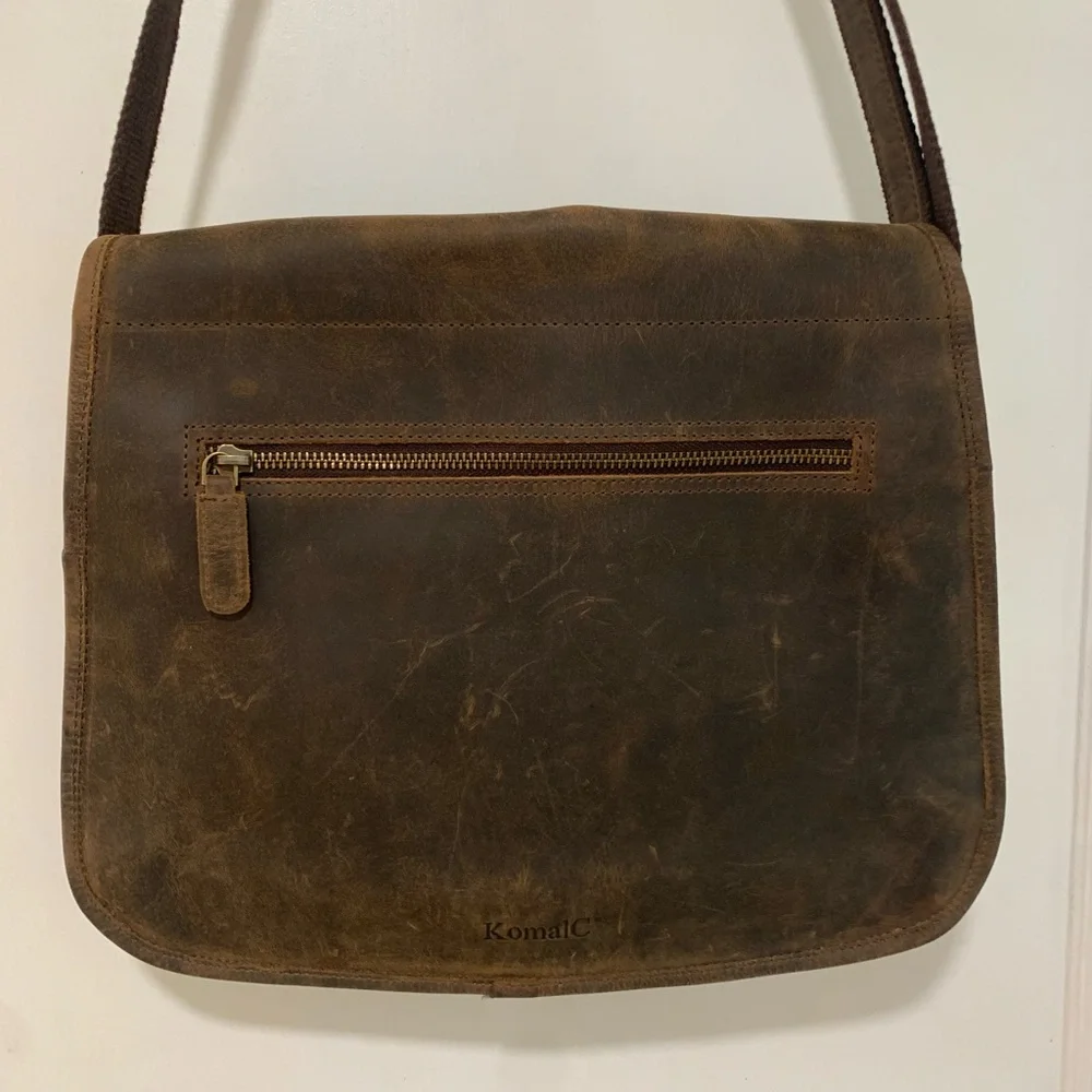KomalC | Buffalo leather vintage saddle satchel bag